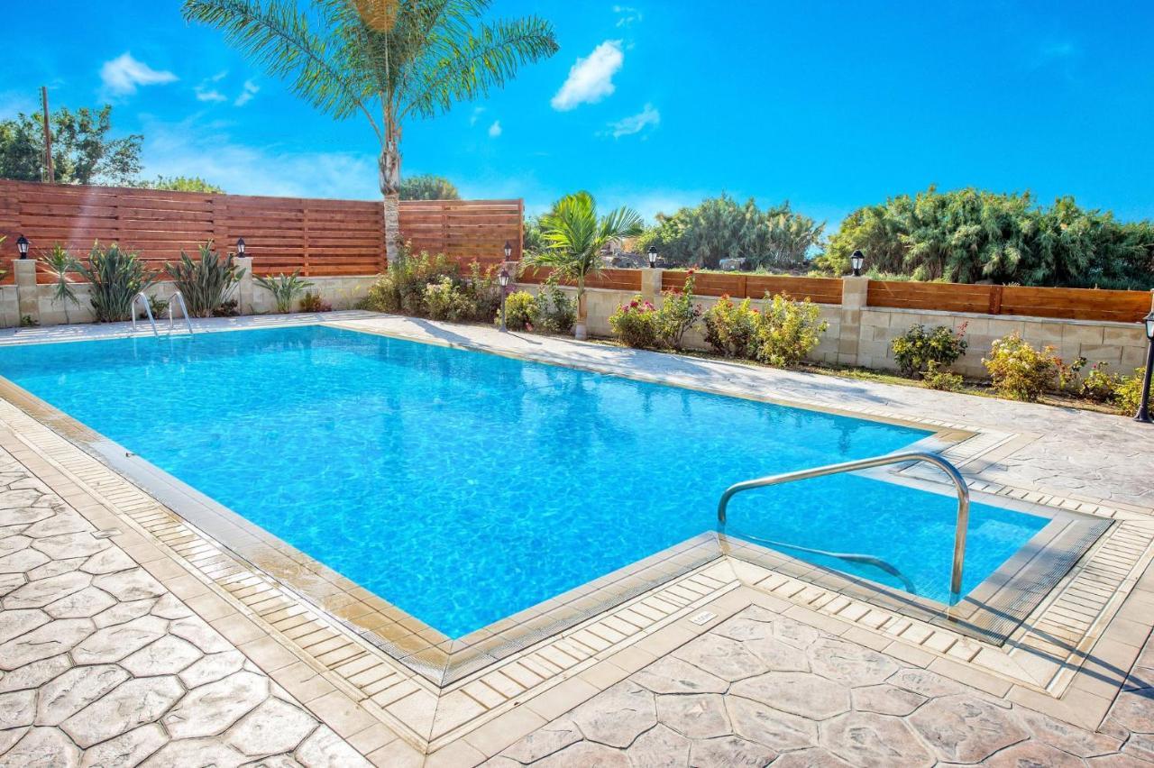 Dora' S Villa อาร์กากา ภายนอก รูปภาพ