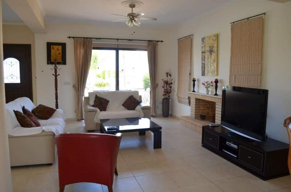 Dora' S Villa อาร์กากา ภายนอก รูปภาพ