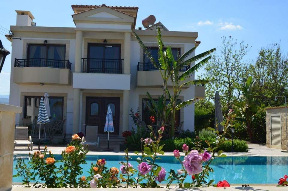 Dora' S Villa อาร์กากา ภายนอก รูปภาพ
