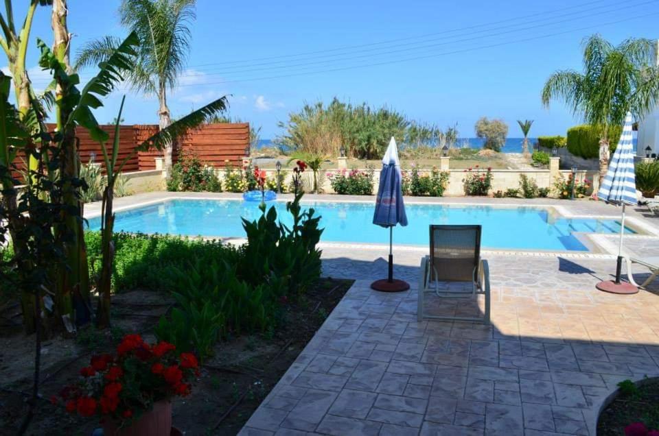 Dora' S Villa อาร์กากา ภายนอก รูปภาพ
